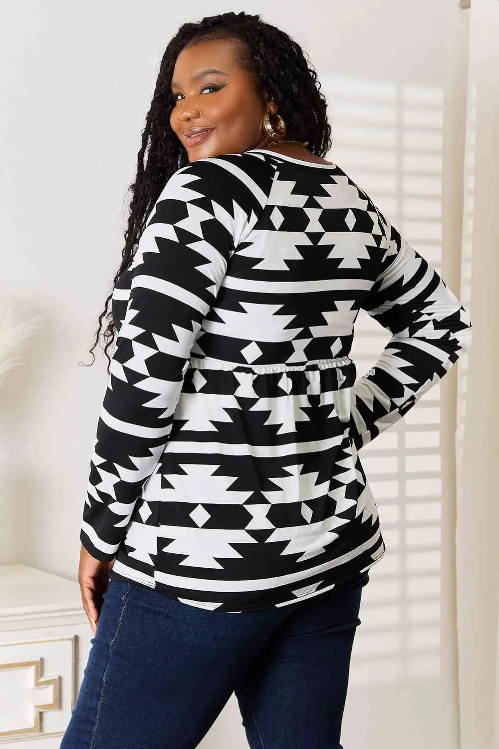 Geometric Notched Neck Long Sleeve Top